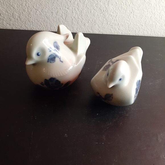 Fitz & Floyd Handpainted Ceramic Gray Bird Figurines Set of 2. - Picture 4 of 7